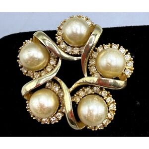 Coro Vintage Gold Tone Faux Pearl Rhinestone Floral Brooch Pin 2 Inch